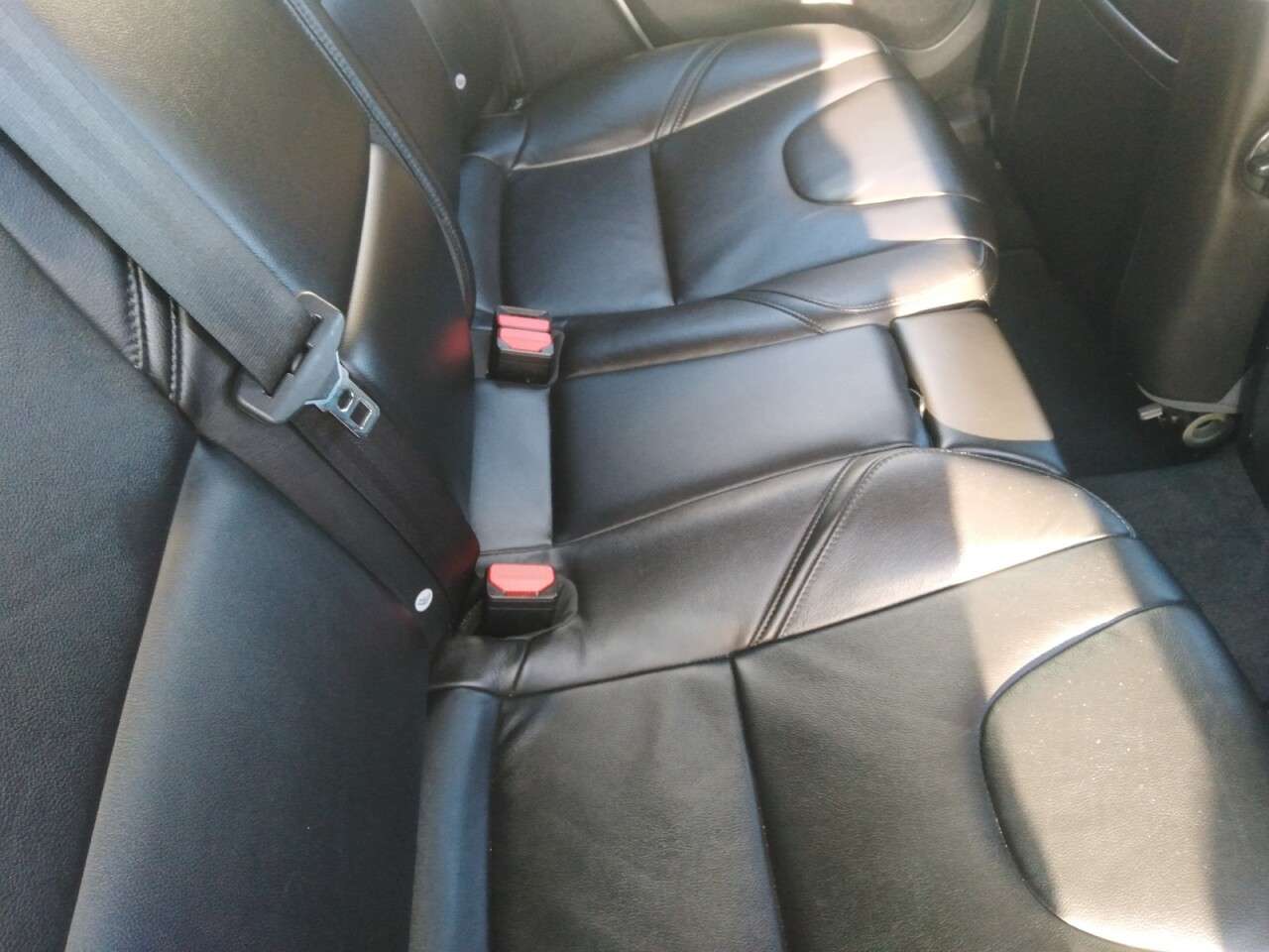 2018 VOLVO V40 2018 VOLVO V40