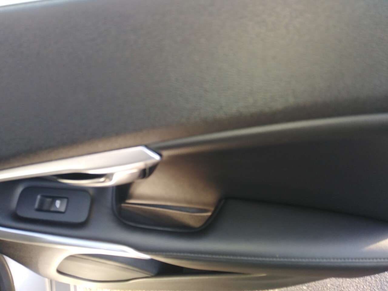 2018 VOLVO V40 2018 VOLVO V40