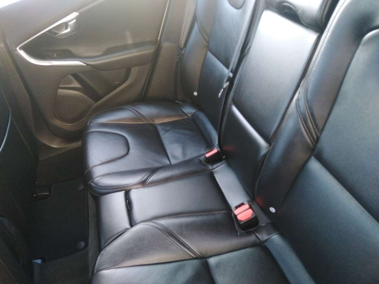 2018 VOLVO V40 2018 VOLVO V40