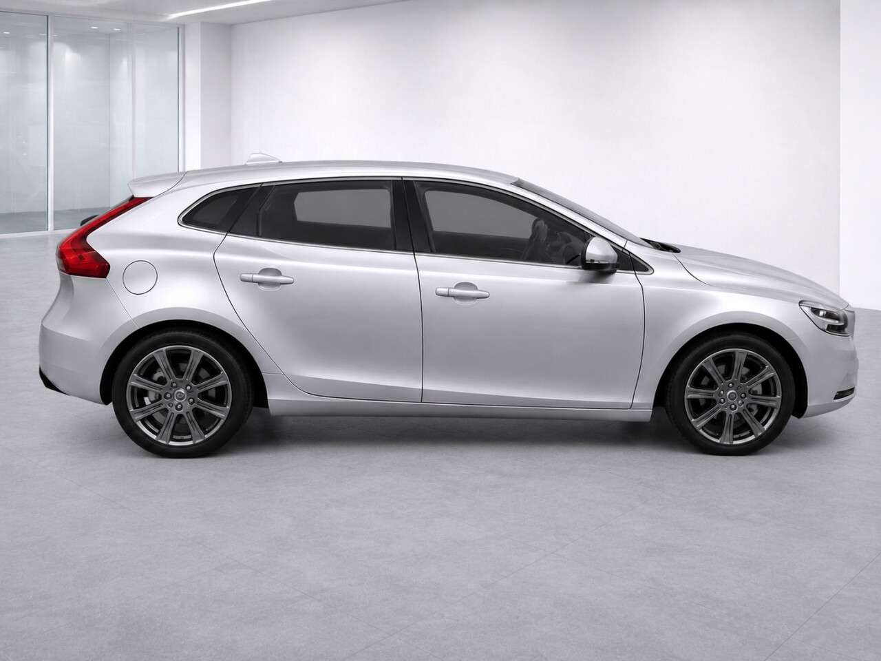 A 2018 VOLVO V40 2.0 T3 Inscription Hatchback 5dr Petrol Manual Euro 6 (s/s) (152 ps) A 2018 VOLVO V40 2.0 T3 Inscription Hatchback 5dr Petrol Manual Euro 6 (s/s) (152 ps)