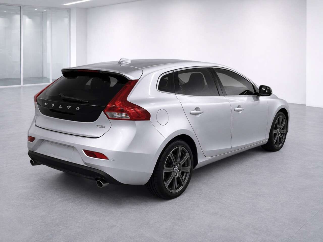 A 2018 VOLVO V40 2.0 T3 Inscription Hatchback 5dr Petrol Manual Euro 6 (s/s) (152 ps) A 2018 VOLVO V40 2.0 T3 Inscription Hatchback 5dr Petrol Manual Euro 6 (s/s) (152 ps)