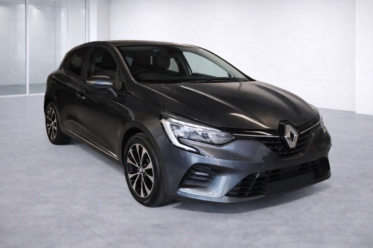 A 2022 RENAULT CLIO 1.0 TCe Iconic Edition Hatchback 5dr Petrol Manual Euro 6 (s/s) (90 ps) A 2022 RENAULT CLIO 1.0 TCe Iconic Edition Hatchback 5dr Petrol Manual Euro 6 (s/s) (90 ps)