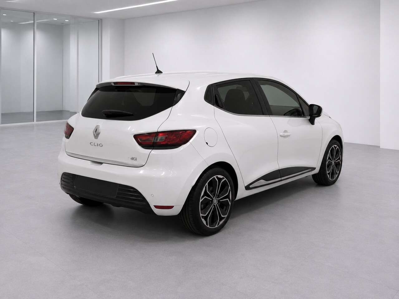 A 2019 RENAULT CLIO 1.5 dCi Iconic Hatchback 5dr Diesel Manual Euro 6 (s/s) (90 ps) A 2019 RENAULT CLIO 1.5 dCi Iconic Hatchback 5dr Diesel Manual Euro 6 (s/s) (90 ps)