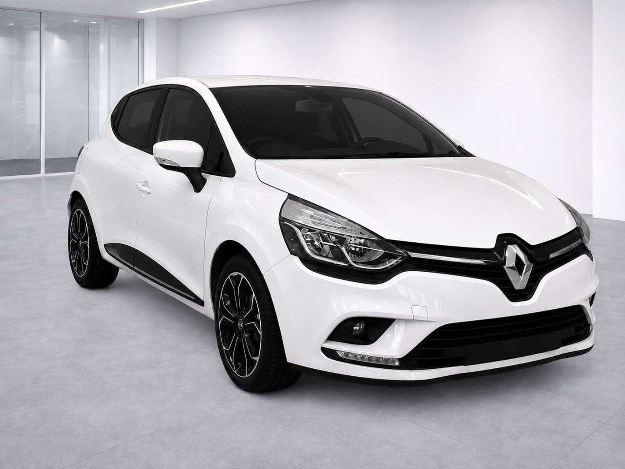 A 2019 RENAULT CLIO 1.5 dCi Iconic Hatchback 5dr Diesel Manual Euro 6 (s/s) (90 ps) A 2019 RENAULT CLIO 1.5 dCi Iconic Hatchback 5dr Diesel Manual Euro 6 (s/s) (90 ps)