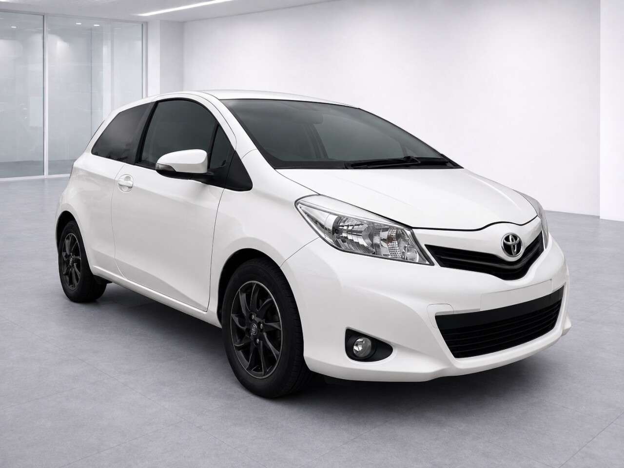 A 2013 TOYOTA YARIS 1.0 VVT-i Edition Hatchback 3dr Petrol Manual Euro 5 (69 ps) A 2013 TOYOTA YARIS 1.0 VVT-i Edition Hatchback 3dr Petrol Manual Euro 5 (69 ps)
