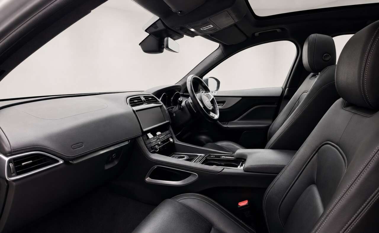 2019 JAGUAR F-PACE 2019 JAGUAR F-PACE