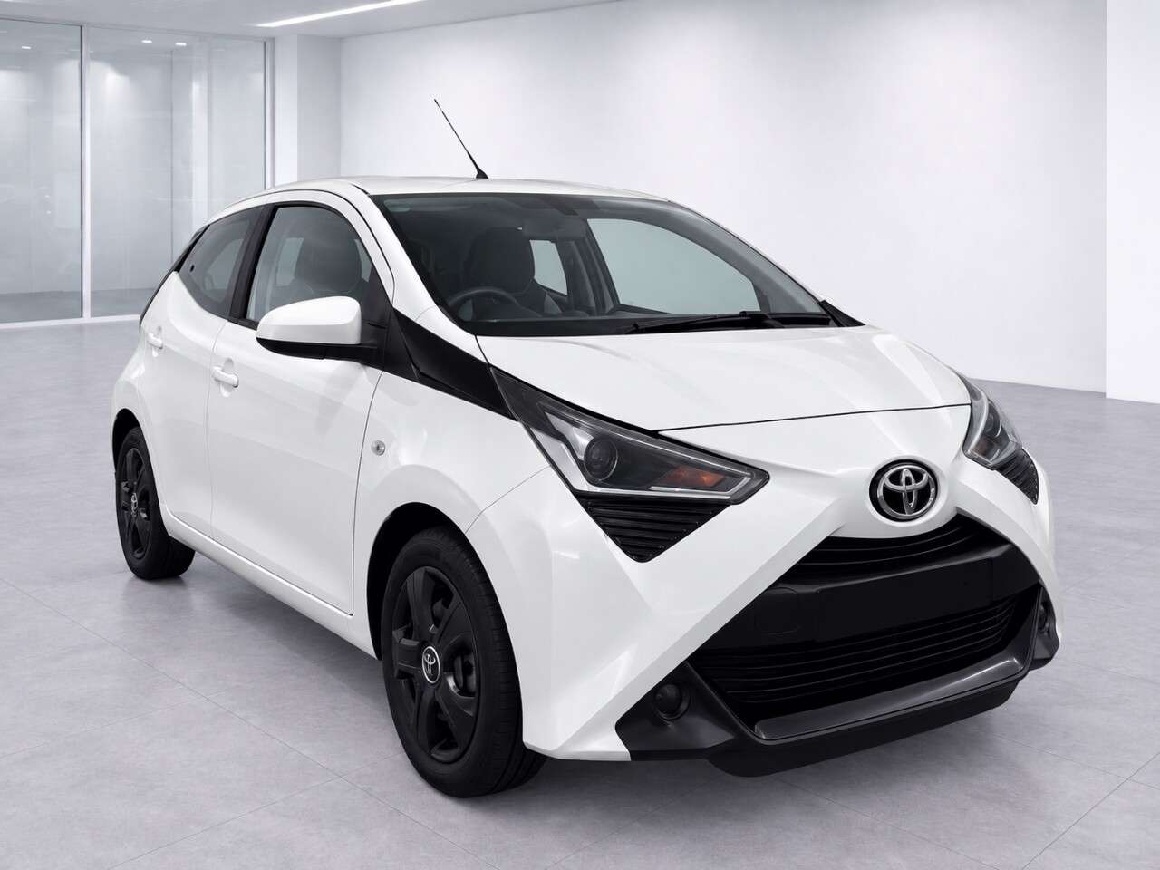 A 2018 TOYOTA AYGO 1.0 VVT-i x-play Hatchback 5dr Petrol Manual Euro 6 (71 ps) A 2018 TOYOTA AYGO 1.0 VVT-i x-play Hatchback 5dr Petrol Manual Euro 6 (71 ps)