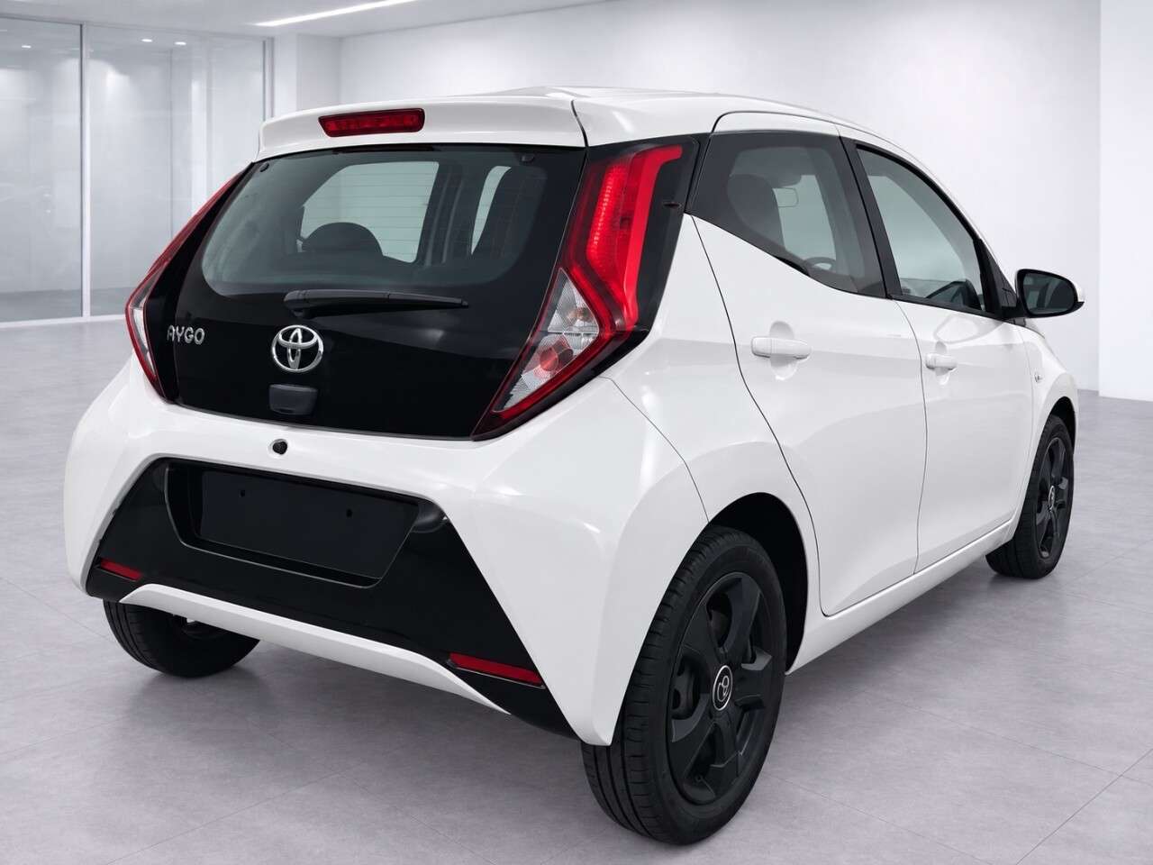 A 2018 TOYOTA AYGO 1.0 VVT-i x-play Hatchback 5dr Petrol Manual Euro 6 (71 ps) A 2018 TOYOTA AYGO 1.0 VVT-i x-play Hatchback 5dr Petrol Manual Euro 6 (71 ps)