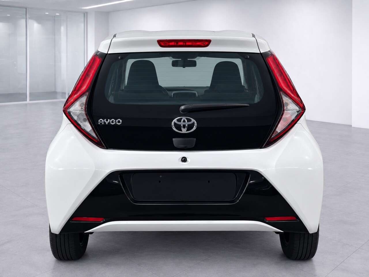A 2018 TOYOTA AYGO 1.0 VVT-i x-play Hatchback 5dr Petrol Manual Euro 6 (71 ps) A 2018 TOYOTA AYGO 1.0 VVT-i x-play Hatchback 5dr Petrol Manual Euro 6 (71 ps)
