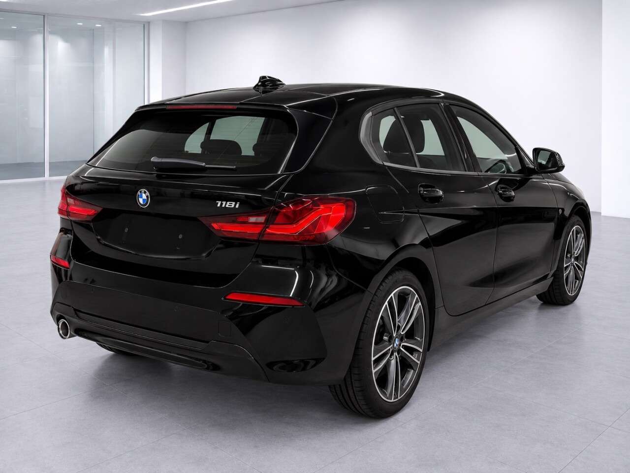 A 2022 BMW 1 SERIES 1.5 118i Sport (LCP) Hatchback 5dr Petrol Manual Euro 6 (s/s) (136 ps) A 2022 BMW 1 SERIES 1.5 118i Sport (LCP) Hatchback 5dr Petrol Manual Euro 6 (s/s) (136 ps)