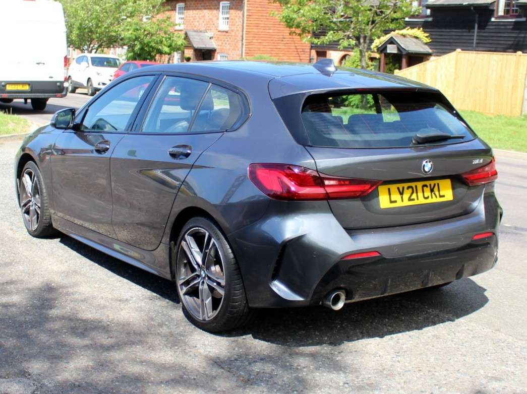 A 2021 BMW 1 SERIES 1.5 118i M Sport (LCP) Hatchback 5dr Petrol Manual Euro 6 (s/s) (136 ps) A 2021 BMW 1 SERIES 1.5 118i M Sport (LCP) Hatchback 5dr Petrol Manual Euro 6 (s/s) (136 ps)