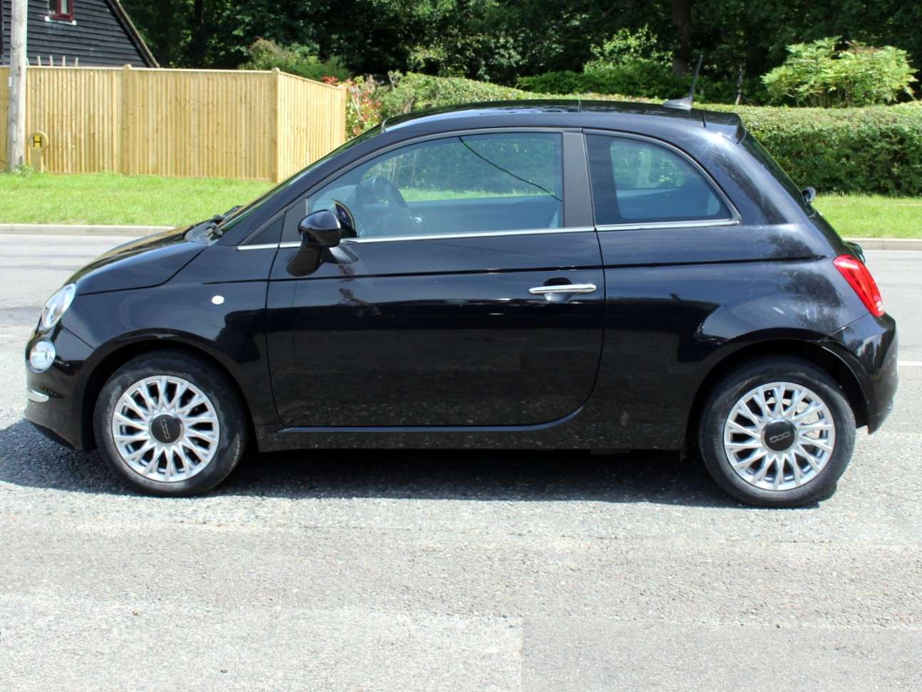 A 2023 FIAT 500 1.0 MHEV Dolcevita Hatchback 3dr Petrol Manual Euro 6 (s/s) (70 bhp) A 2023 FIAT 500 1.0 MHEV Dolcevita Hatchback 3dr Petrol Manual Euro 6 (s/s) (70 bhp)