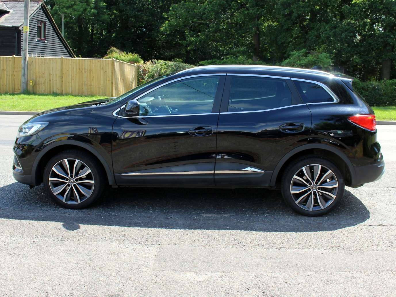 A 2019 RENAULT KADJAR 1.3 TCe S Edition SUV 5dr Petrol Manual Euro 6 (s/s) (140 ps) A 2019 RENAULT KADJAR 1.3 TCe S Edition SUV 5dr Petrol Manual Euro 6 (s/s) (140 ps)