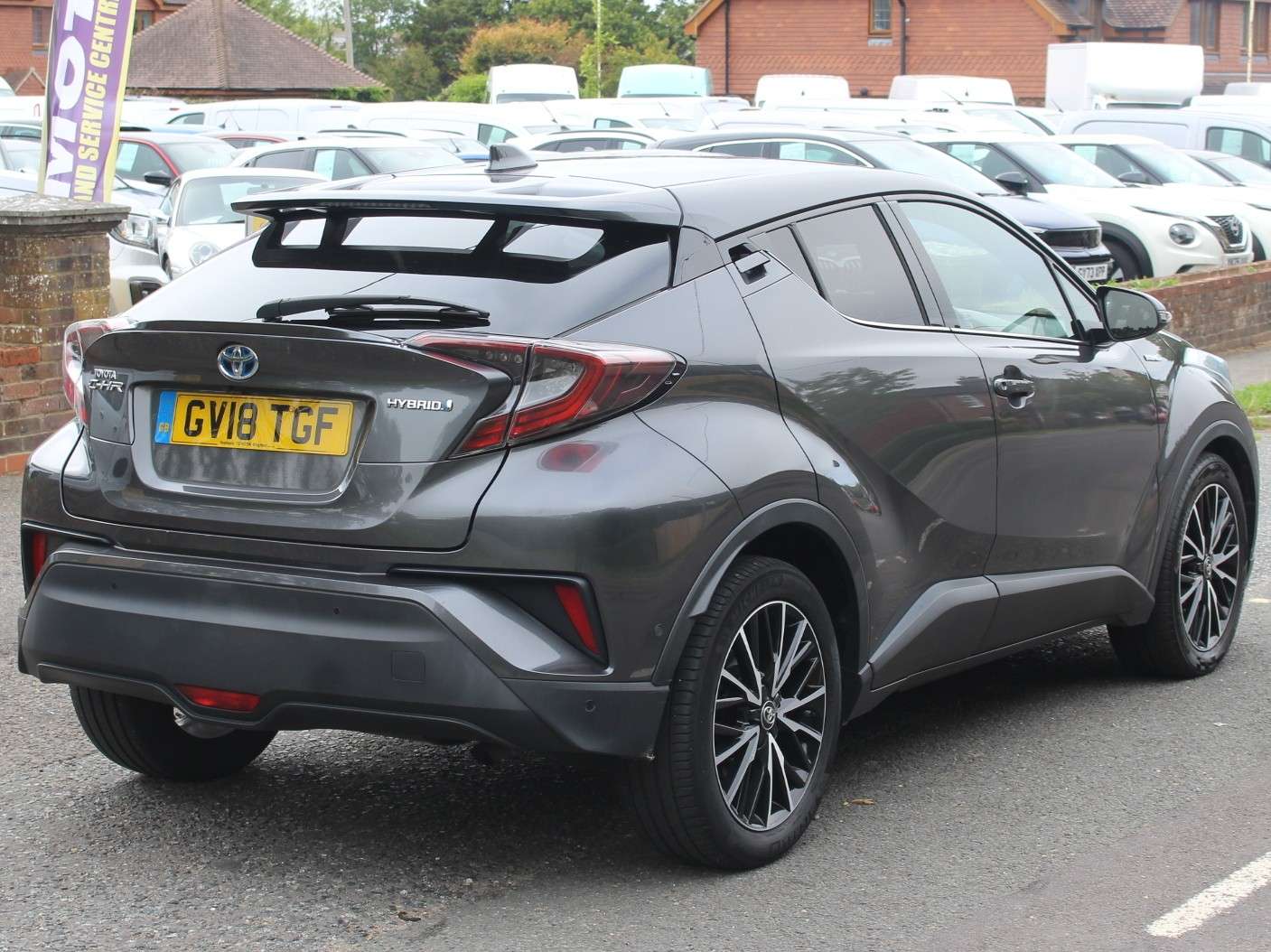 A 2018 TOYOTA C-HR 1.8 VVT-h Excel SUV 5dr Petrol Hybrid CVT Euro 6 (s/s) (122 ps) A 2018 TOYOTA C-HR 1.8 VVT-h Excel SUV 5dr Petrol Hybrid CVT Euro 6 (s/s) (122 ps)