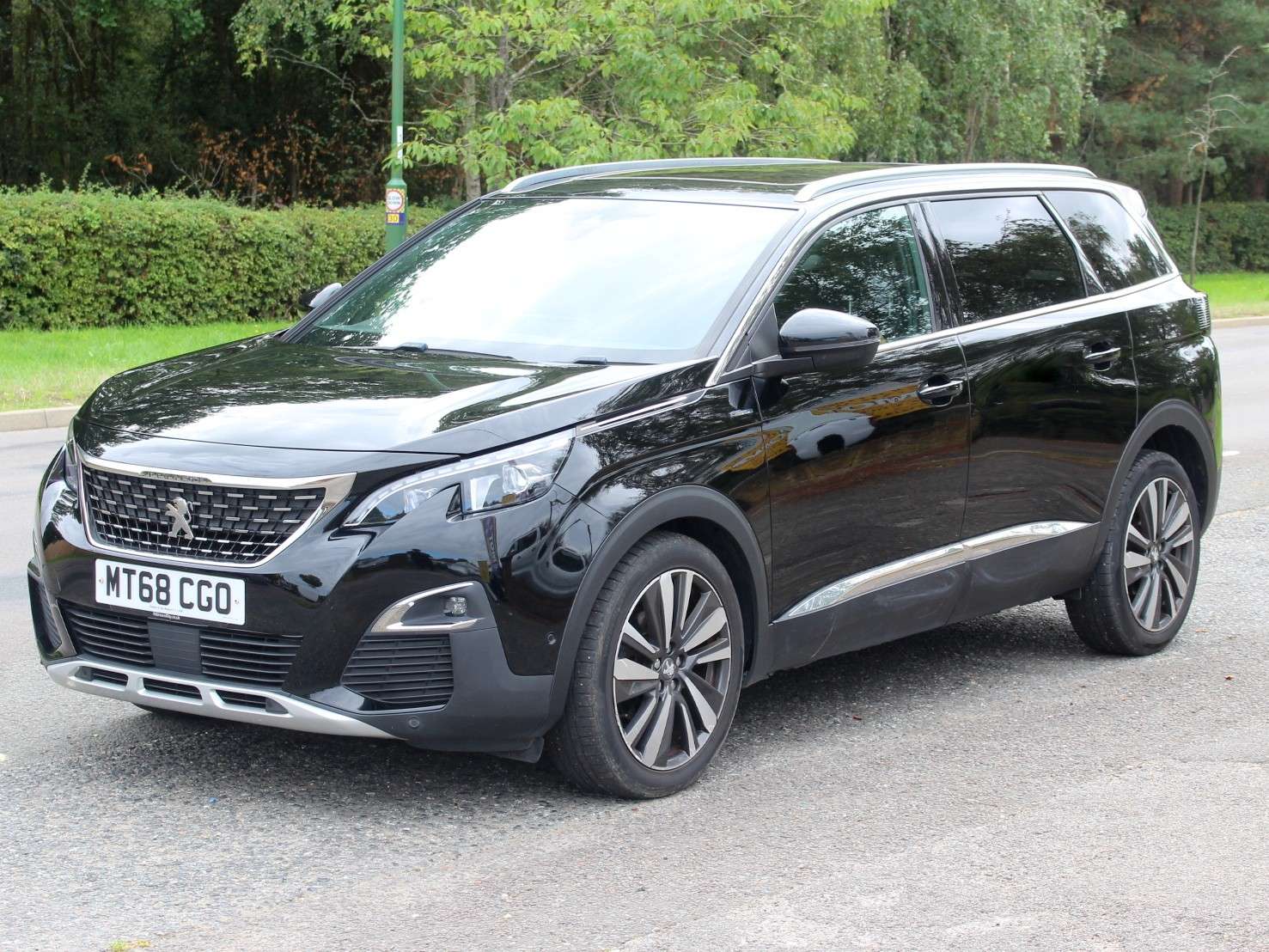 A 2018 PEUGEOT 5008 1.5 BlueHDi GT Line Premium SUV 5dr Diesel EAT Euro 6 (s/s) (130 ps) A 2018 PEUGEOT 5008 1.5 BlueHDi GT Line Premium SUV 5dr Diesel EAT Euro 6 (s/s) (130 ps)