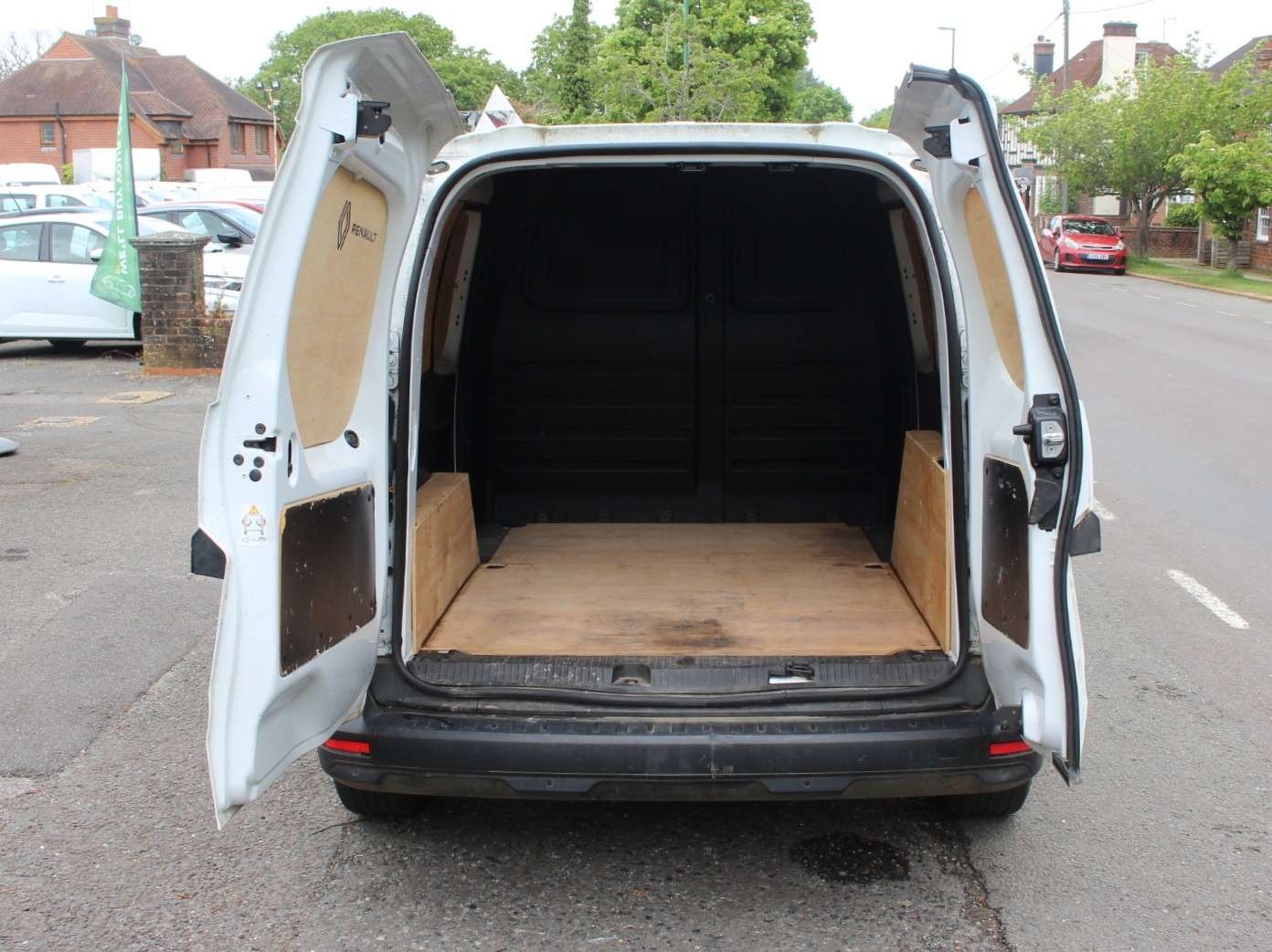 A 2024 RENAULT KANGOO 1.5 dCi Blue ENERGY ML19 Advance Panel Van 6dr Diesel Manual MWB Euro 6 (s/s) (95 ps) A 2024 RENAULT KANGOO 1.5 dCi Blue ENERGY ML19 Advance Panel Van 6dr Diesel Manual MWB Euro 6 (s/s) (95 ps)