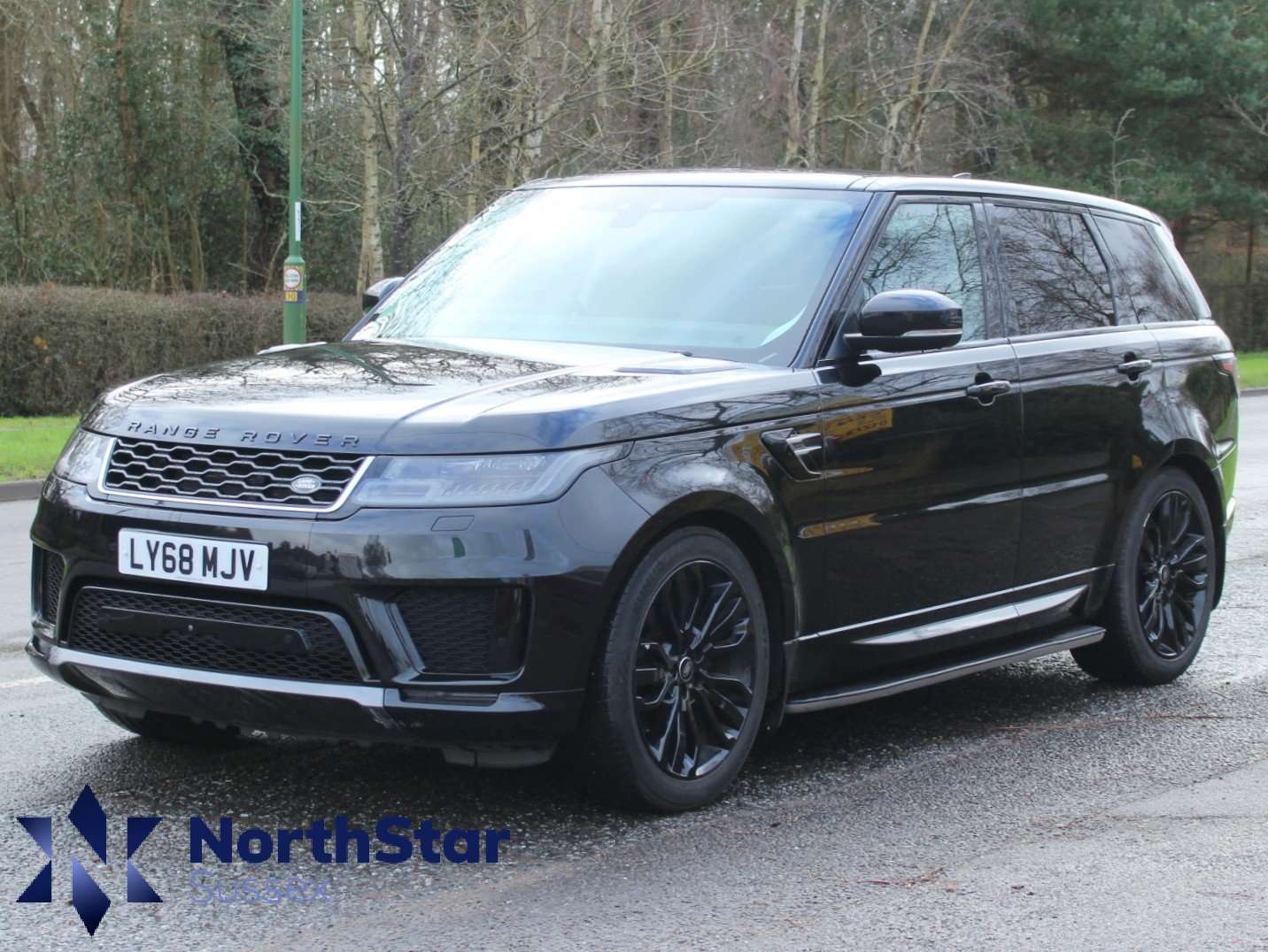 A 2018 LAND ROVER RANGE ROVER SPORT 3.0 SD V6 HSE SUV 5dr Diesel Auto 4WD Euro 6 (s/s) (306 ps) A 2018 LAND ROVER RANGE ROVER SPORT 3.0 SD V6 HSE SUV 5dr Diesel Auto 4WD Euro 6 (s/s) (306 ps)
