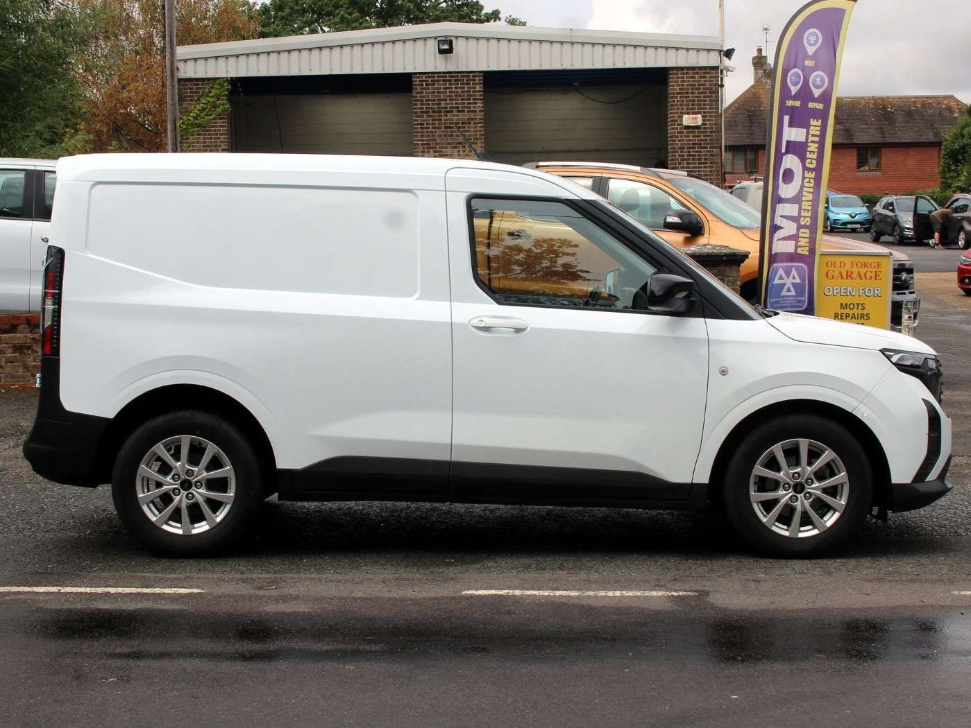 2024 FORD TRANSIT COURIER 2024 FORD TRANSIT COURIER