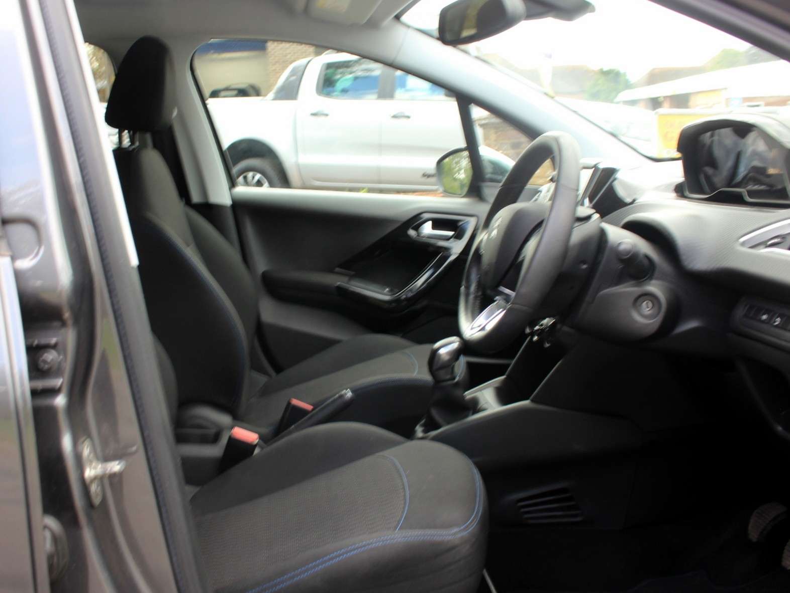 2019 PEUGEOT 208 2019 PEUGEOT 208