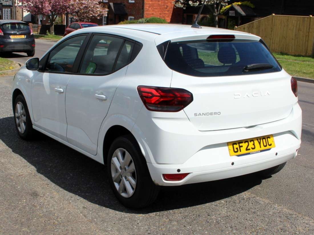 A 2023 DACIA SANDERO 1.0 TCe Expression Hatchback 5dr Petrol Manual Euro 6 (s/s) (90 ps) A 2023 DACIA SANDERO 1.0 TCe Expression Hatchback 5dr Petrol Manual Euro 6 (s/s) (90 ps)
