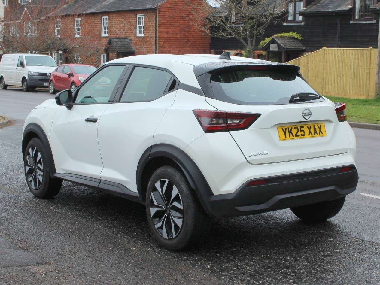 A 2025 NISSAN JUKE 1.0 DIG-T Acenta Premium SUV 5dr Petrol Manual Euro 6 (s/s) (114 ps) A 2025 NISSAN JUKE 1.0 DIG-T Acenta Premium SUV 5dr Petrol Manual Euro 6 (s/s) (114 ps)