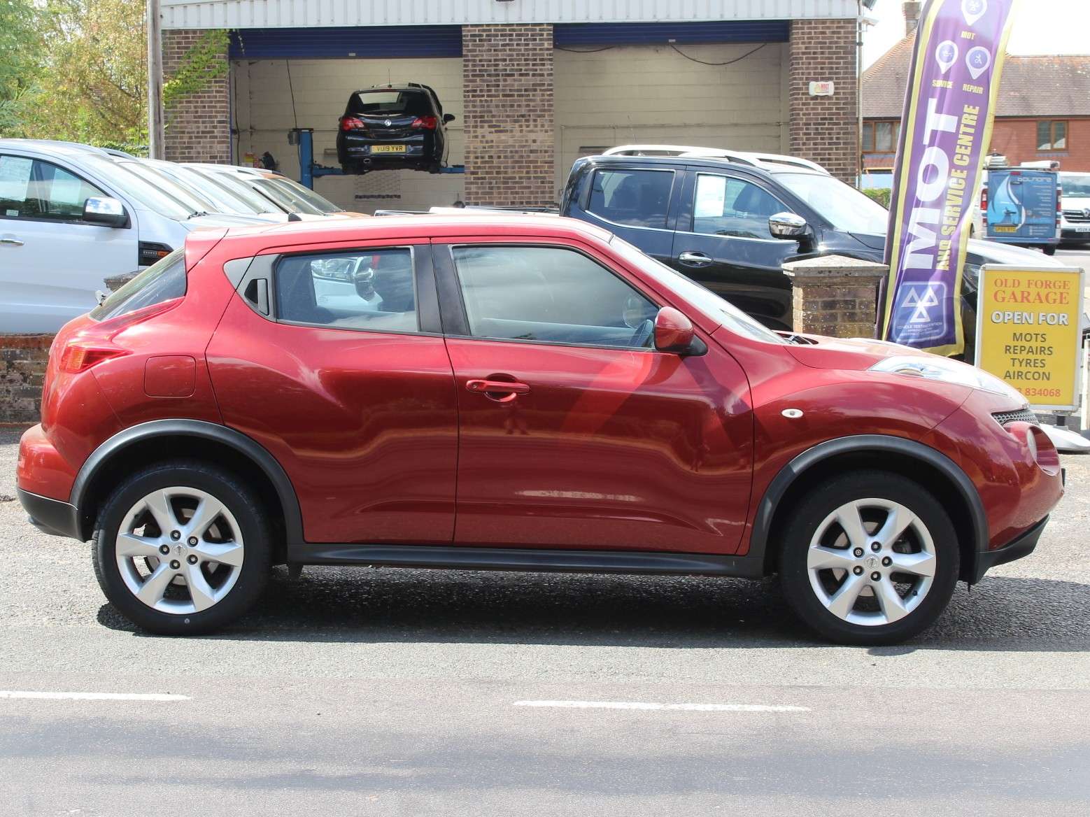 A 2012 NISSAN JUKE 1.6 Acenta SUV 5dr Petrol Manual Euro 5 (s/s) (117 ps) A 2012 NISSAN JUKE 1.6 Acenta SUV 5dr Petrol Manual Euro 5 (s/s) (117 ps)