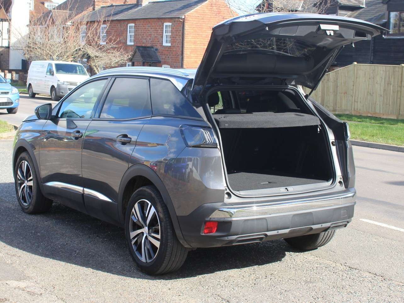 2023 PEUGEOT 3008 2023 PEUGEOT 3008