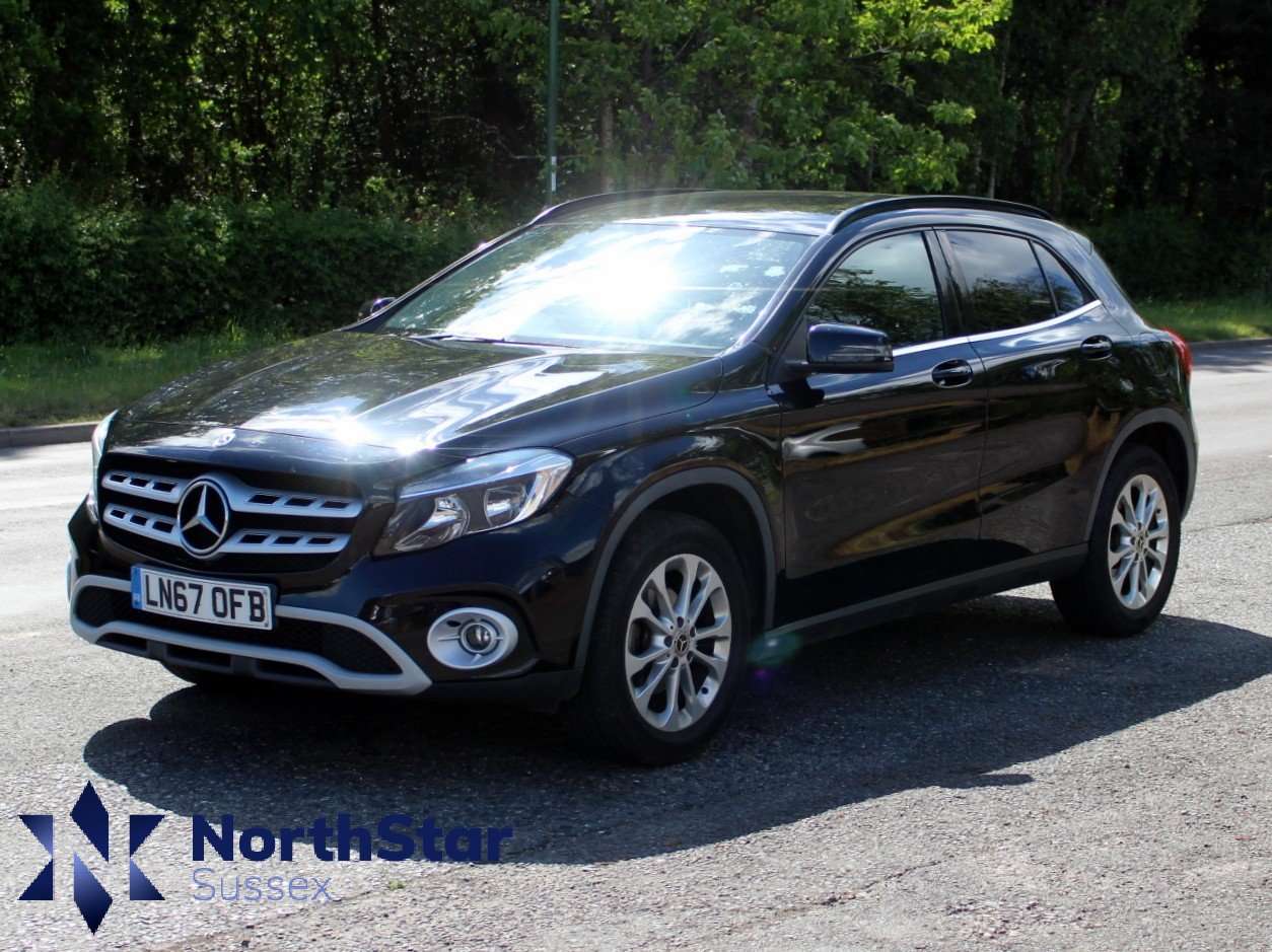 A 2017 MERCEDES-BENZ GLA 1.6 GLA200 SE SUV 5dr Petrol Manual Euro 6 (s/s) (156 ps) A 2017 MERCEDES-BENZ GLA 1.6 GLA200 SE SUV 5dr Petrol Manual Euro 6 (s/s) (156 ps)