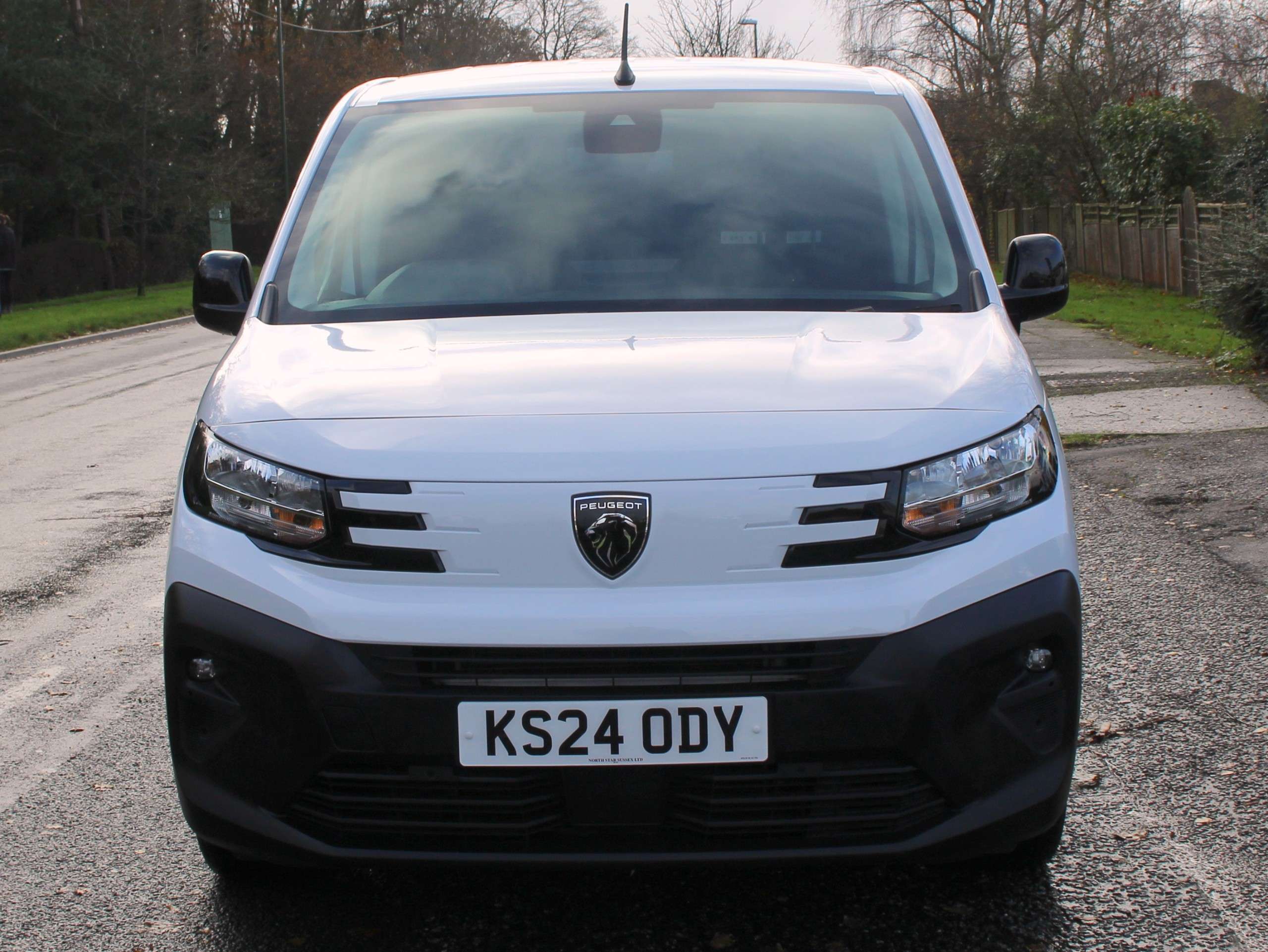 A 2024 PEUGEOT PARTNER 1.5 BlueHDi 950 Asphalt Long Panel Van 6dr Diesel Manual LWB Euro 6 (s/s) (100 ps) A 2024 PEUGEOT PARTNER 1.5 BlueHDi 950 Asphalt Long Panel Van 6dr Diesel Manual LWB Euro 6 (s/s) (100 ps)