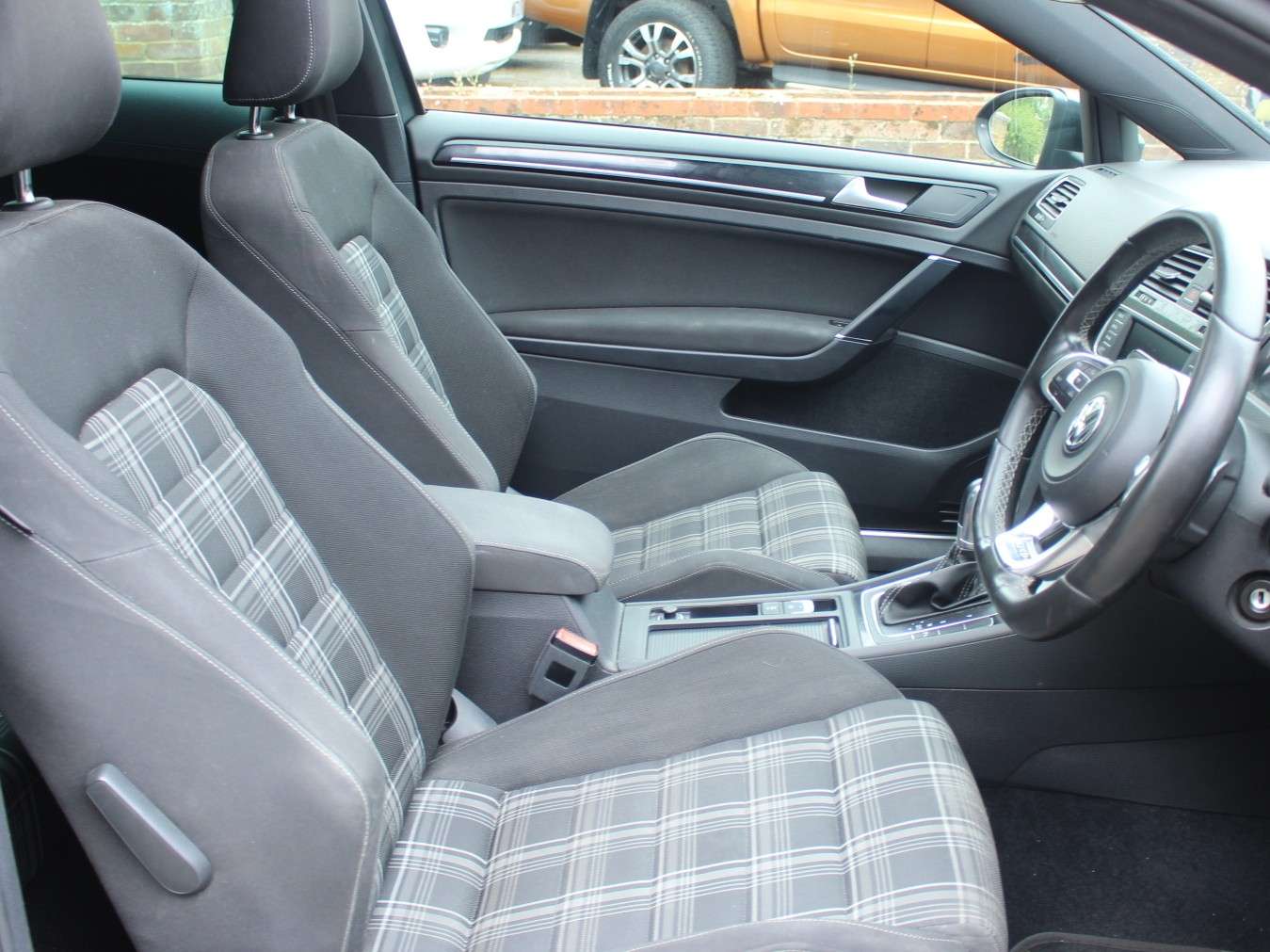 2016 VOLKSWAGEN GOLF 2016 VOLKSWAGEN GOLF