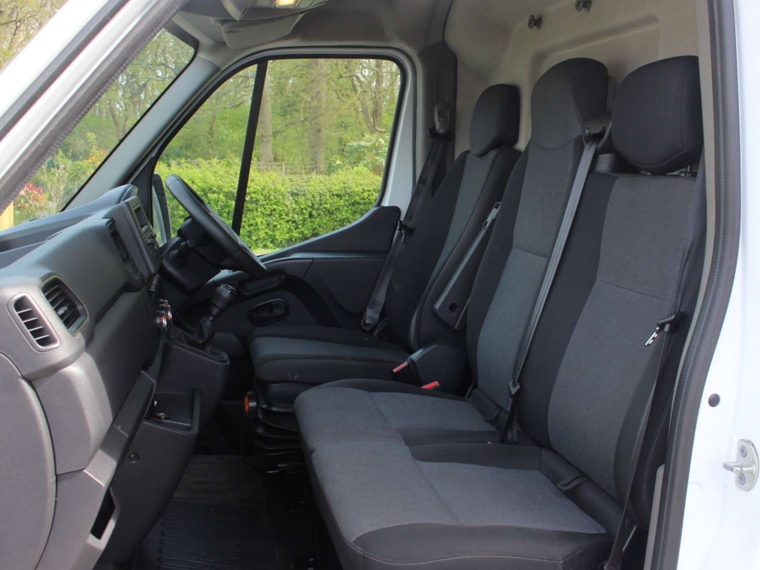 A 2023 RENAULT MASTER 2.3 dCi 35 Business+ Panel Van 4dr Diesel Manual FWD LWB Medium Roof Euro 6 (135 ps) A 2023 RENAULT MASTER 2.3 dCi 35 Business+ Panel Van 4dr Diesel Manual FWD LWB Medium Roof Euro 6 (135 ps)