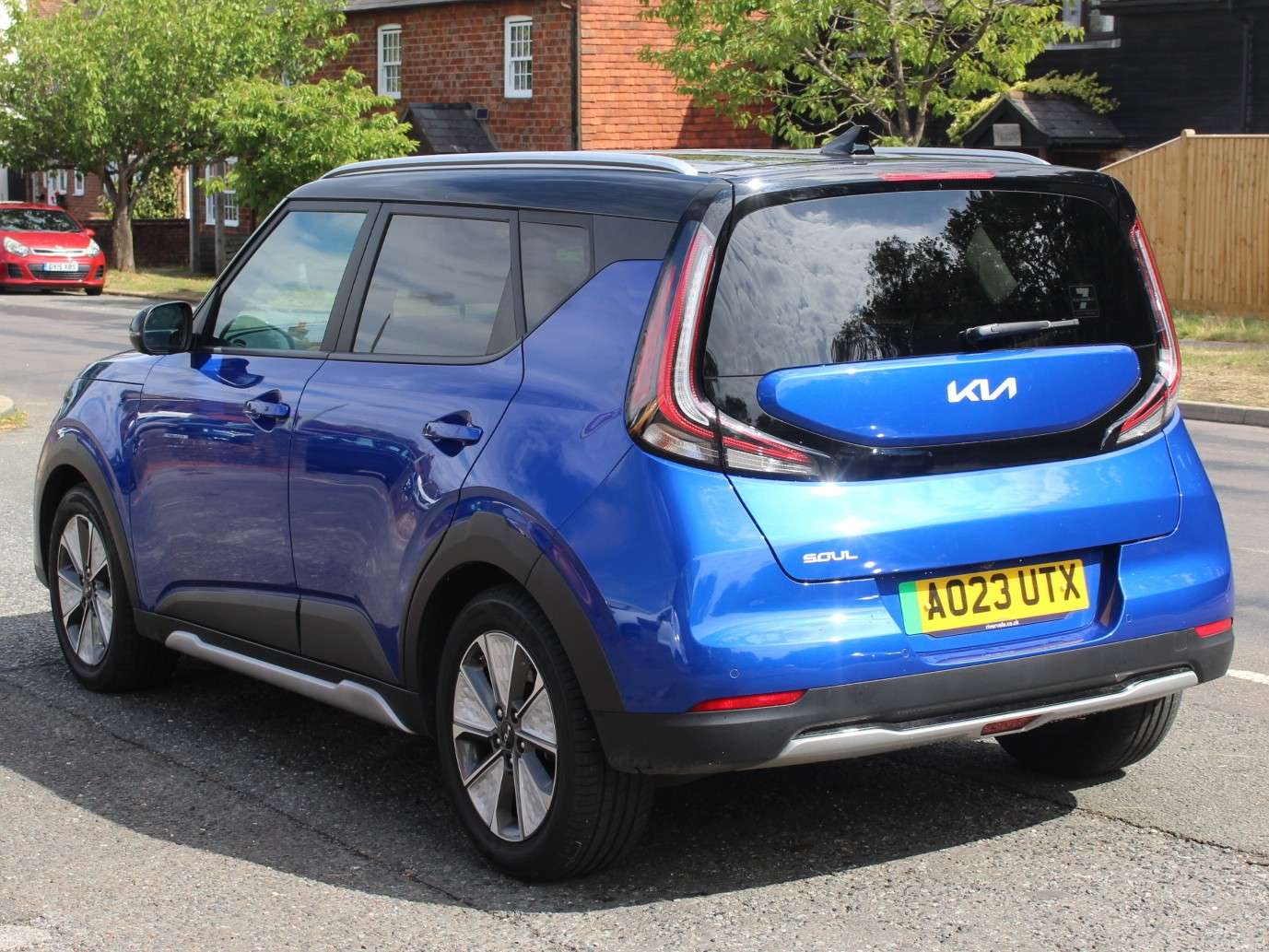 A 2023 KIA SOUL 64kWh Explore SUV 5dr Electric Auto (201 bhp) A 2023 KIA SOUL 64kWh Explore SUV 5dr Electric Auto (201 bhp)