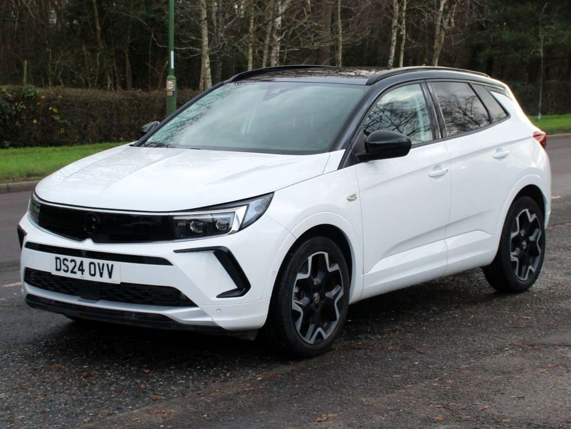 Check out this Vauxhall Grandland 2024 Petrol Manual