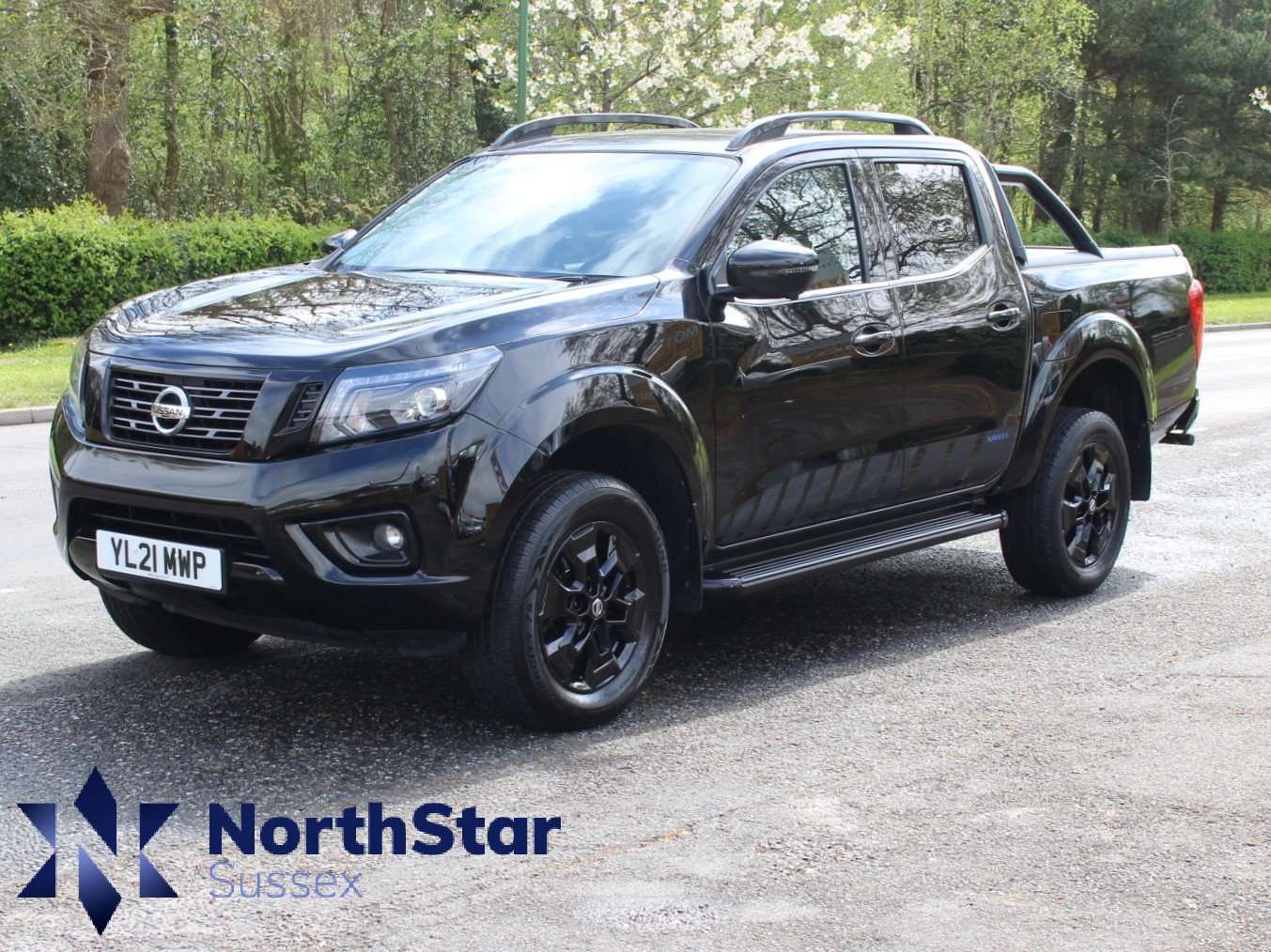 A 2021 NISSAN NAVARA 2.3 dCi N-Guard Pickup Double Cab 4dr Diesel Auto 4WD Euro 6 (190 ps) A 2021 NISSAN NAVARA 2.3 dCi N-Guard Pickup Double Cab 4dr Diesel Auto 4WD Euro 6 (190 ps)
