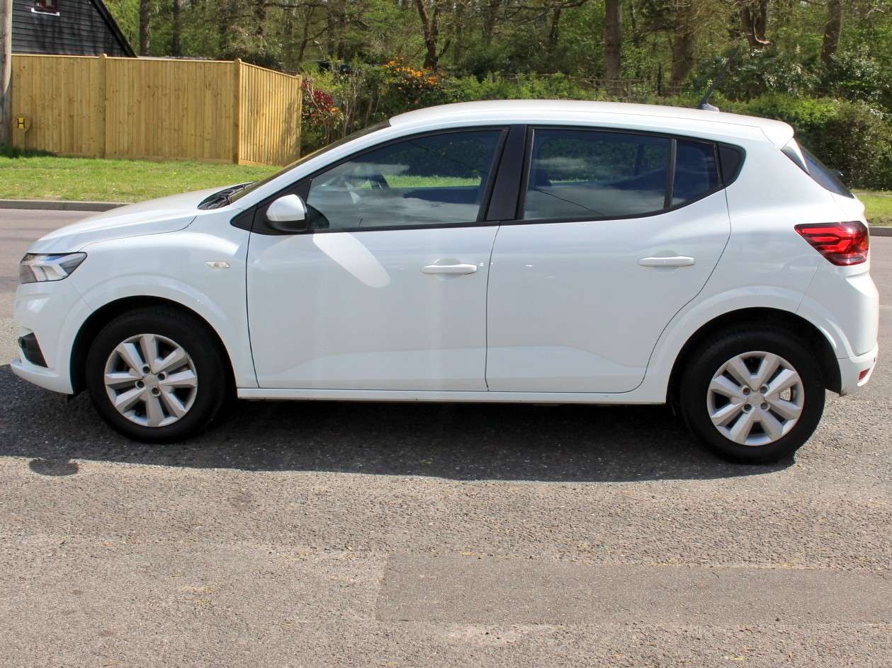 A 2023 DACIA SANDERO 1.0 TCe Expression Hatchback 5dr Petrol Manual Euro 6 (s/s) (90 ps) A 2023 DACIA SANDERO 1.0 TCe Expression Hatchback 5dr Petrol Manual Euro 6 (s/s) (90 ps)