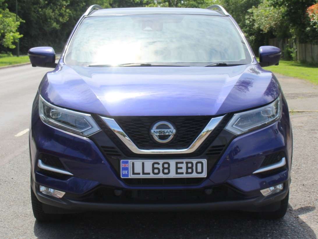 A 2018 NISSAN QASHQAI 1.3 DIG-T N-Connecta SUV 5dr Petrol Manual Euro 6 (s/s) (160 ps) A 2018 NISSAN QASHQAI 1.3 DIG-T N-Connecta SUV 5dr Petrol Manual Euro 6 (s/s) (160 ps)