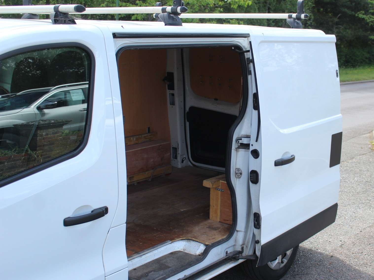 A 2023 RENAULT TRAFIC 2.0 dCi Blue SL28 Business+ Panel Van 5dr Diesel Manual L1 H1 Euro 6 (s/s) (130 ps) A 2023 RENAULT TRAFIC 2.0 dCi Blue SL28 Business+ Panel Van 5dr Diesel Manual L1 H1 Euro 6 (s/s) (130 ps)