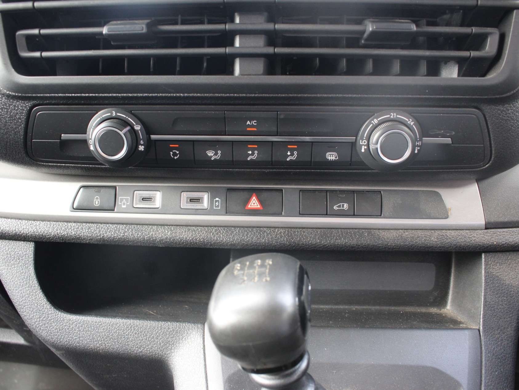 2025 VAUXHALL VIVARO 2025 VAUXHALL VIVARO