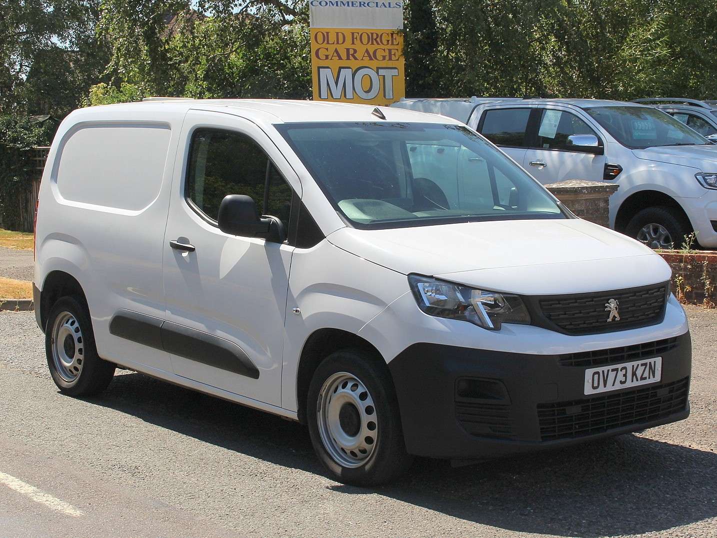 A 2023 PEUGEOT PARTNER 1.5 BlueHDi 1000 Professional Premium + Standard Panel Van 5dr Diesel Manual SWB Euro 6 (s/s) (100 bhp) A 2023 PEUGEOT PARTNER 1.5 BlueHDi 1000 Professional Premium + Standard Panel Van 5dr Diesel Manual SWB Euro 6 (s/s) (100 bhp)