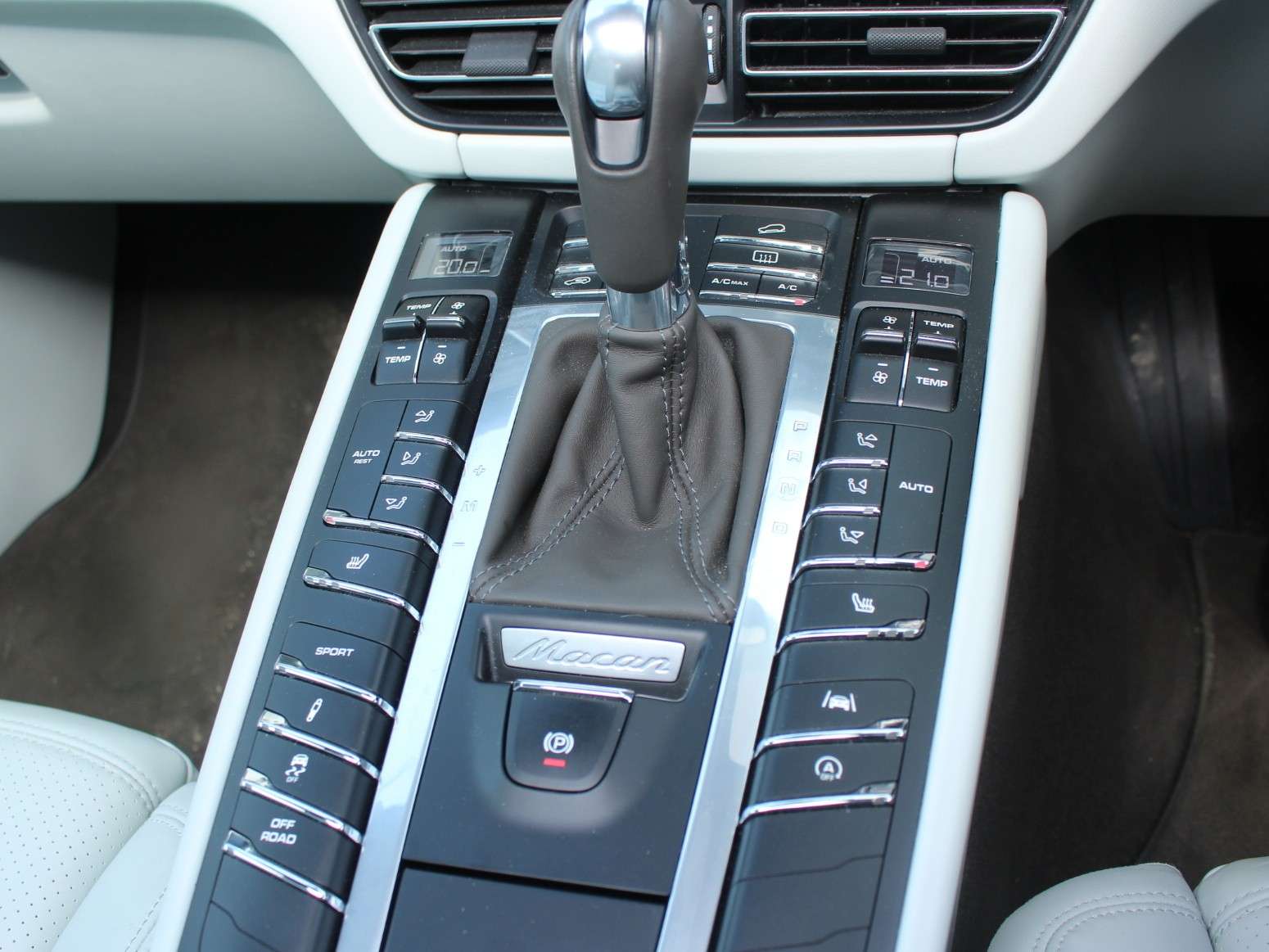 2019 PORSCHE MACAN 2019 PORSCHE MACAN