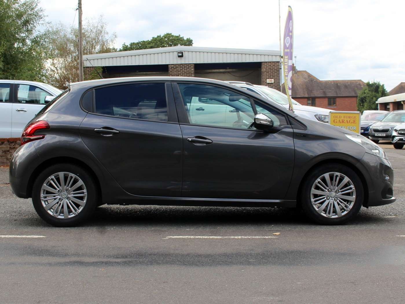 2019 PEUGEOT 208 2019 PEUGEOT 208