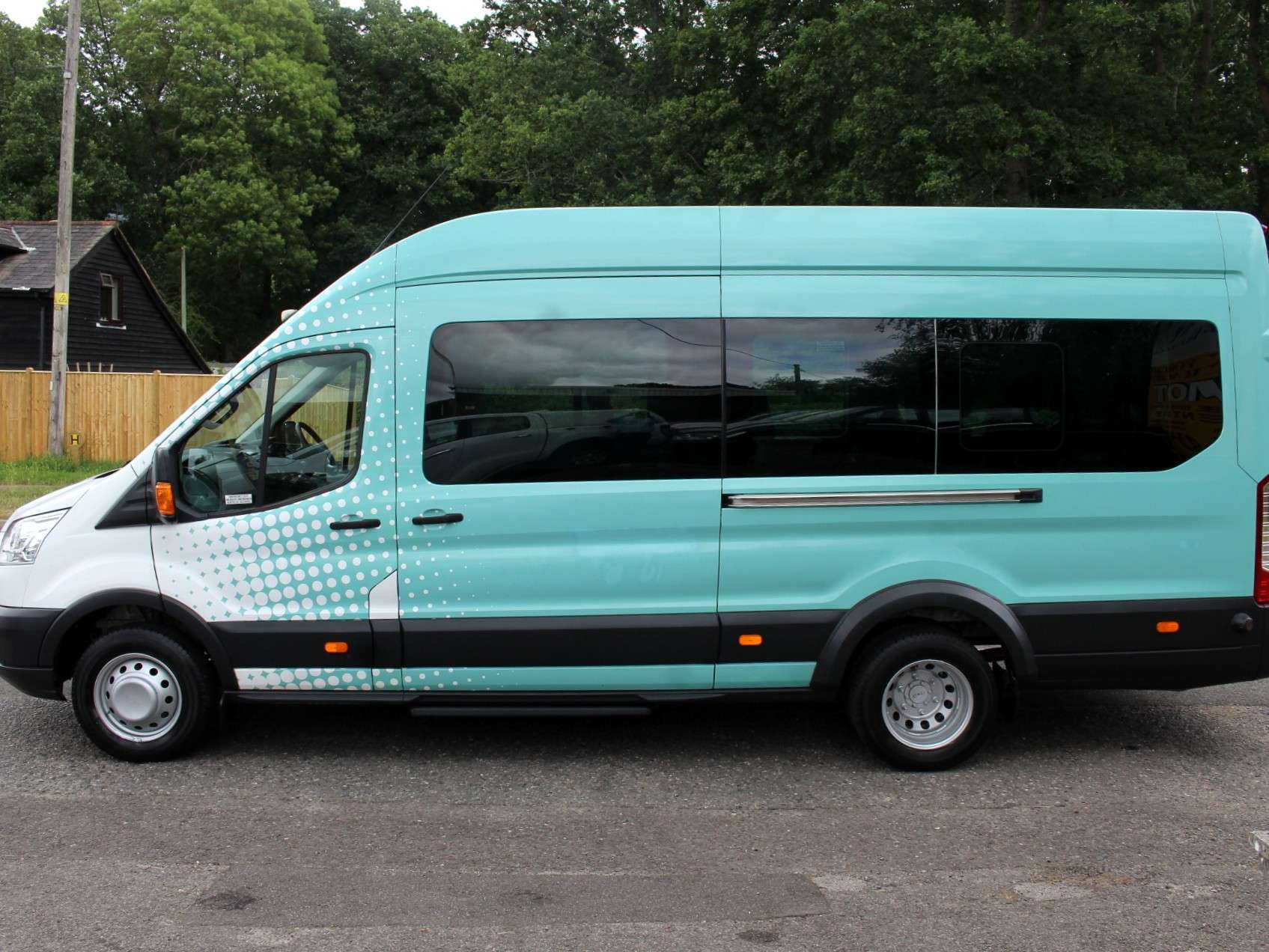 A 2016 FORD TRANSIT 2.2 TDCi 460 HDT Trend Minibus 5dr Diesel Manual L4 H3 (18 seats) (196 g/km, 123 bhp) A 2016 FORD TRANSIT 2.2 TDCi 460 HDT Trend Minibus 5dr Diesel Manual L4 H3 (18 seats) (196 g/km, 123 bhp)