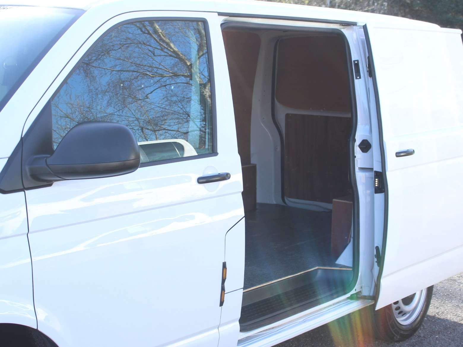 A 2020 VOLKSWAGEN TRANSPORTER 2.0 TDI T28 Startline Panel Van 5dr Diesel Manual FWD SWB Euro 6 (s/s) (110 ps) A 2020 VOLKSWAGEN TRANSPORTER 2.0 TDI T28 Startline Panel Van 5dr Diesel Manual FWD SWB Euro 6 (s/s) (110 ps)