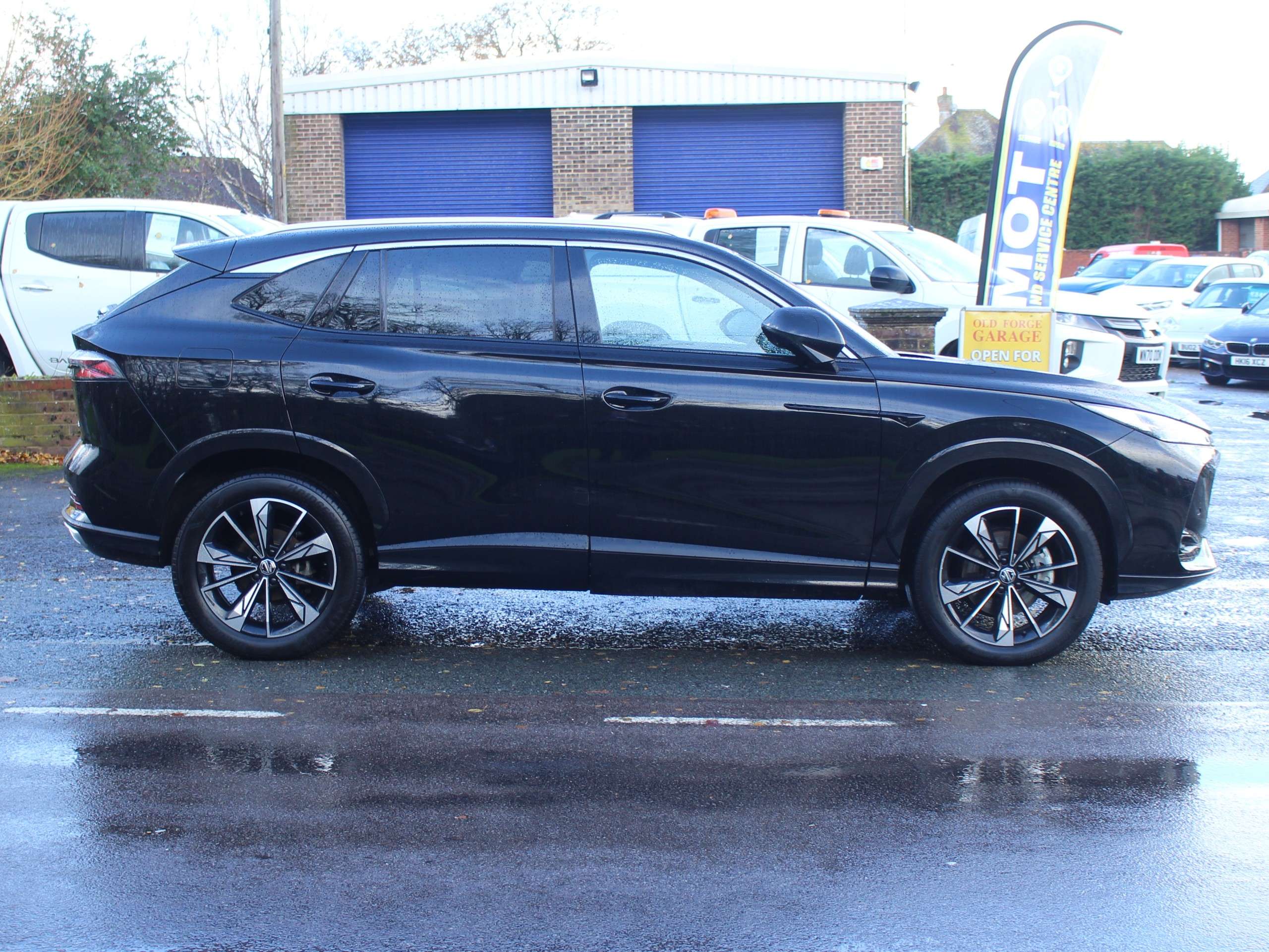 2025 MG HS 2025 MG HS