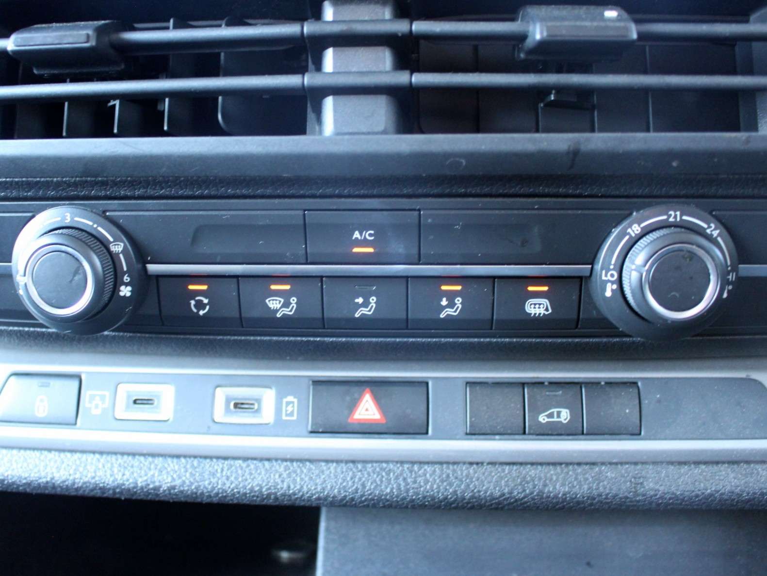 2024 VAUXHALL VIVARO 2024 VAUXHALL VIVARO