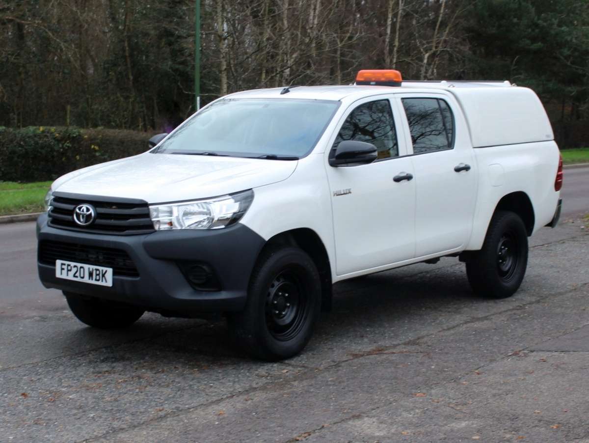 Check out this Toyota Hilux 2020 Diesel Manual