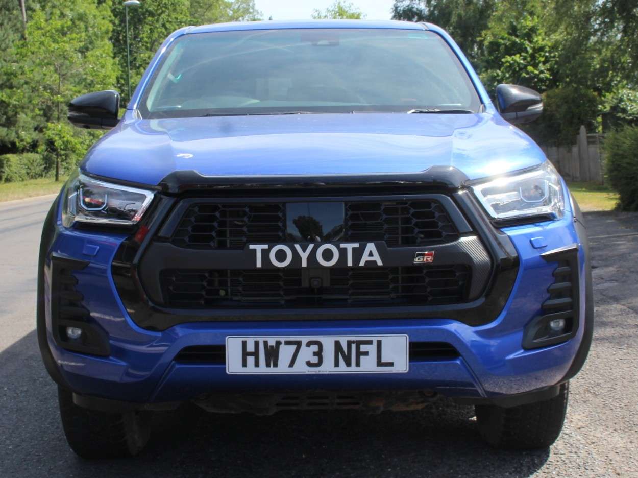 A 2024 TOYOTA HILUX 2.8 D-4D GR SPORT Pickup Double Cab 4dr Diesel Auto 4WD Euro 6 (s/s) (204 ps) A 2024 TOYOTA HILUX 2.8 D-4D GR SPORT Pickup Double Cab 4dr Diesel Auto 4WD Euro 6 (s/s) (204 ps)