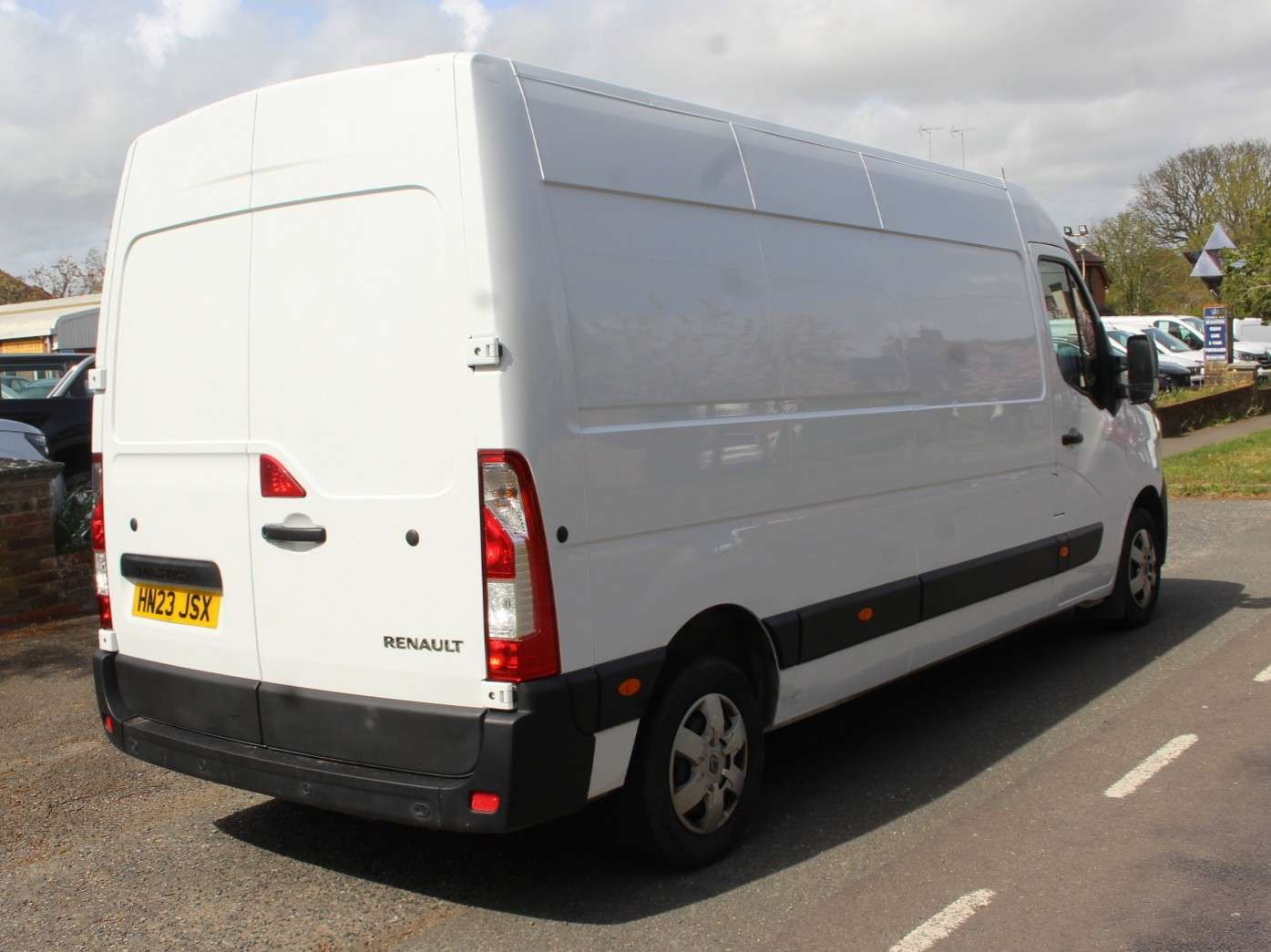 A 2023 RENAULT MASTER 2.3 dCi 35 Business+ Panel Van 4dr Diesel Manual FWD LWB Medium Roof Euro 6 (135 ps) A 2023 RENAULT MASTER 2.3 dCi 35 Business+ Panel Van 4dr Diesel Manual FWD LWB Medium Roof Euro 6 (135 ps)