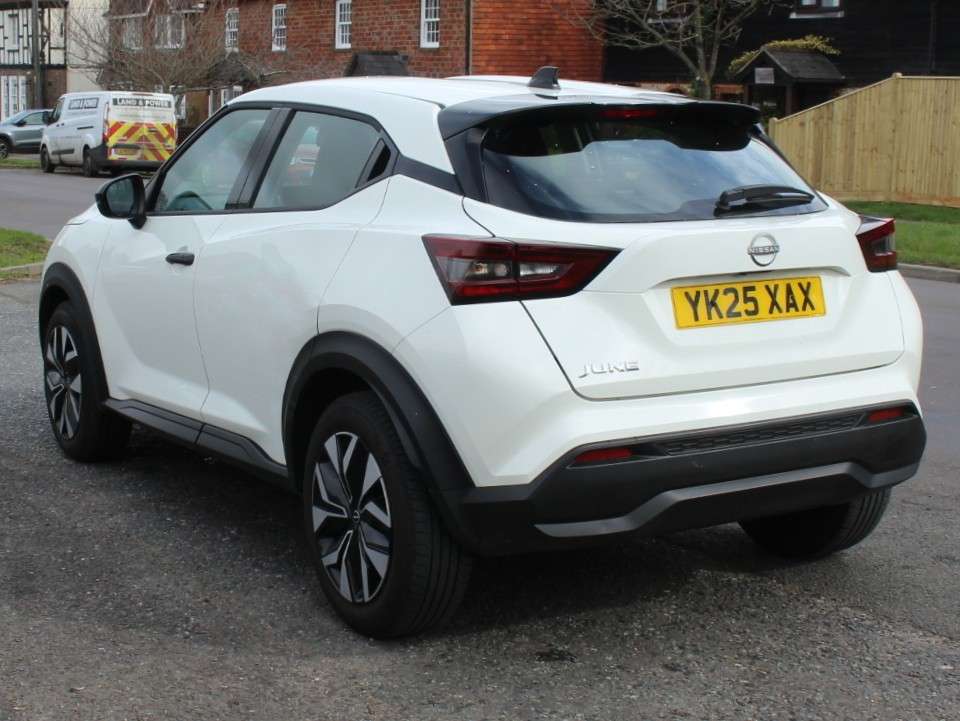 A 2025 NISSAN JUKE 1.0 DIG-T Acenta Premium SUV 5dr Petrol Manual Euro 6 (s/s) (114 ps) A 2025 NISSAN JUKE 1.0 DIG-T Acenta Premium SUV 5dr Petrol Manual Euro 6 (s/s) (114 ps)