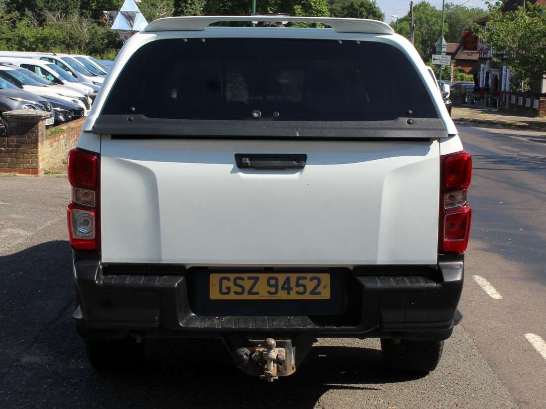 A 2023 ISUZU D-MAX 1.9 TD Utility Diff Lock Pickup Double Cab 4dr Diesel Manual 4WD Euro 6 (s/s) (164 ps) A 2023 ISUZU D-MAX 1.9 TD Utility Diff Lock Pickup Double Cab 4dr Diesel Manual 4WD Euro 6 (s/s) (164 ps)